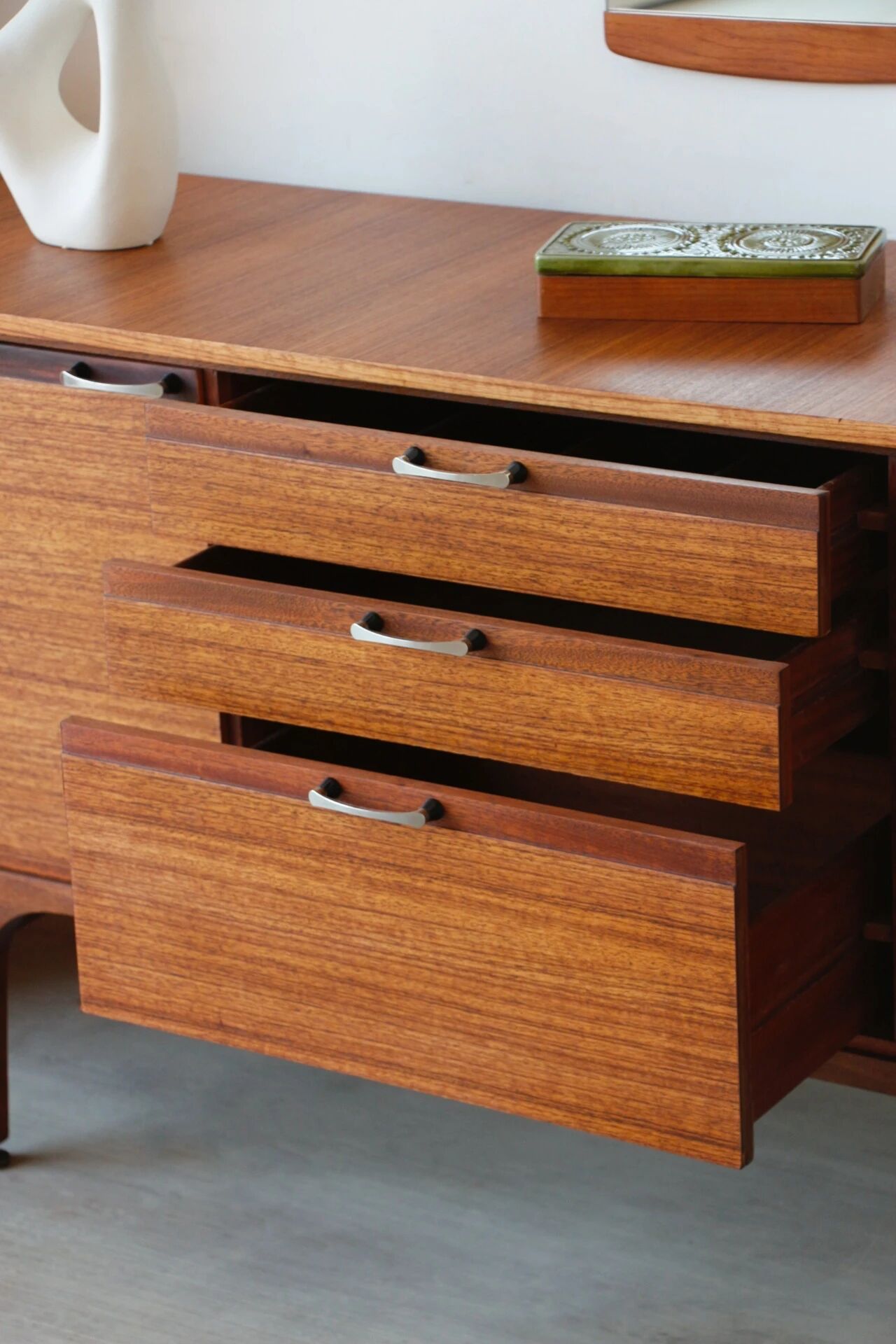 Enfilade teck vintage Meredew rénovée (165 cm)