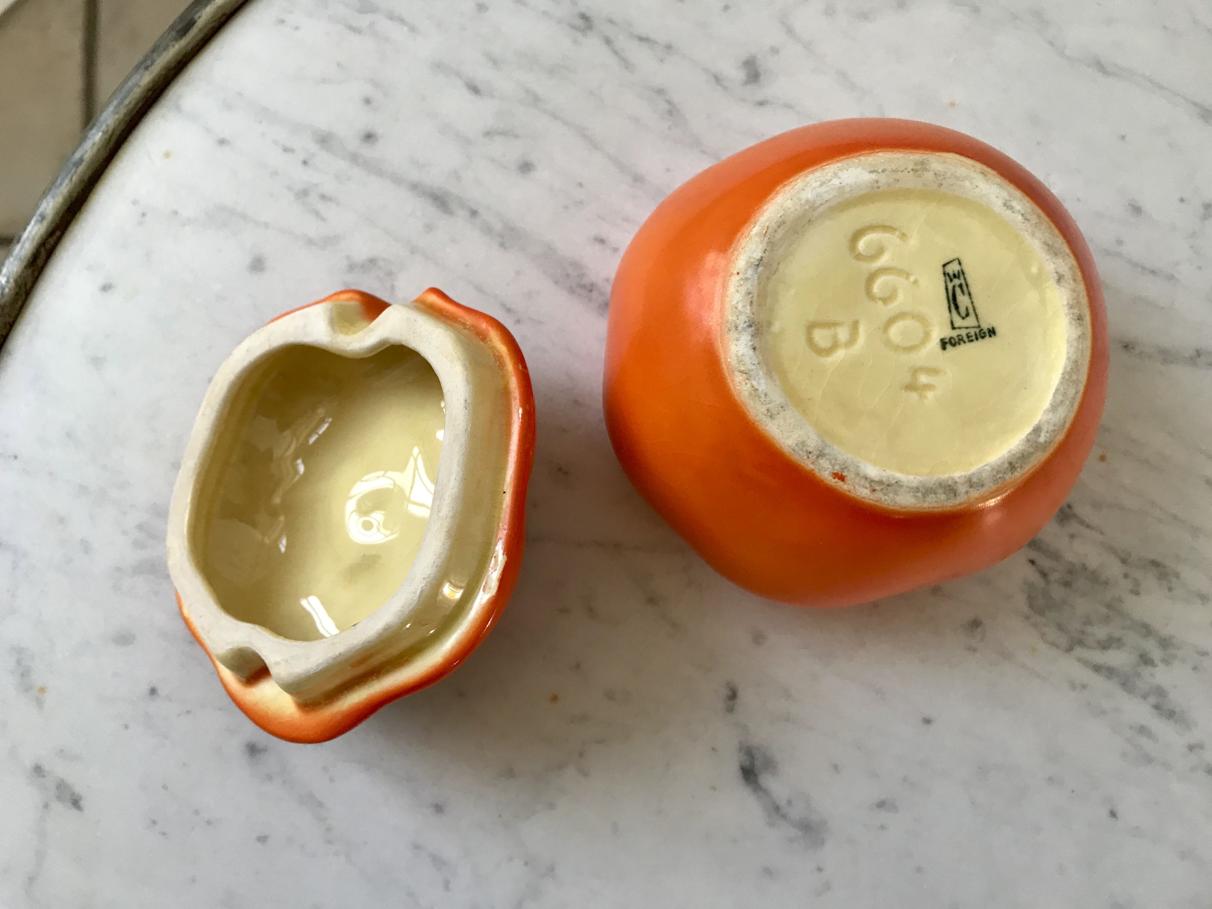 Set in tomato and leaf slurry (sausage maker, salt shaker, pepper tree and tray) vintage