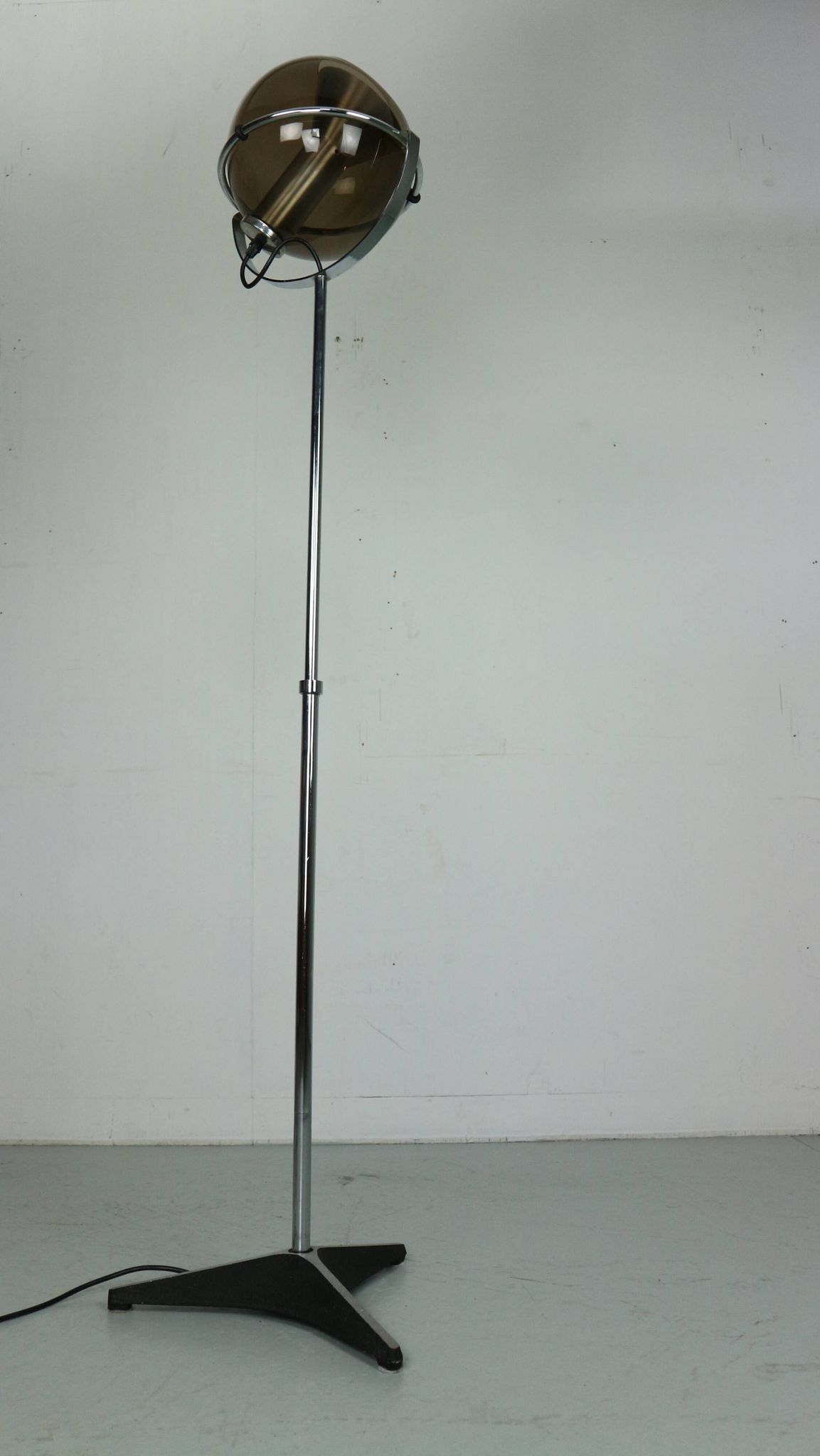Glass floorlamp "Globe 2000" by F. Ligtelijn for RAAK Amsterdam, 1960