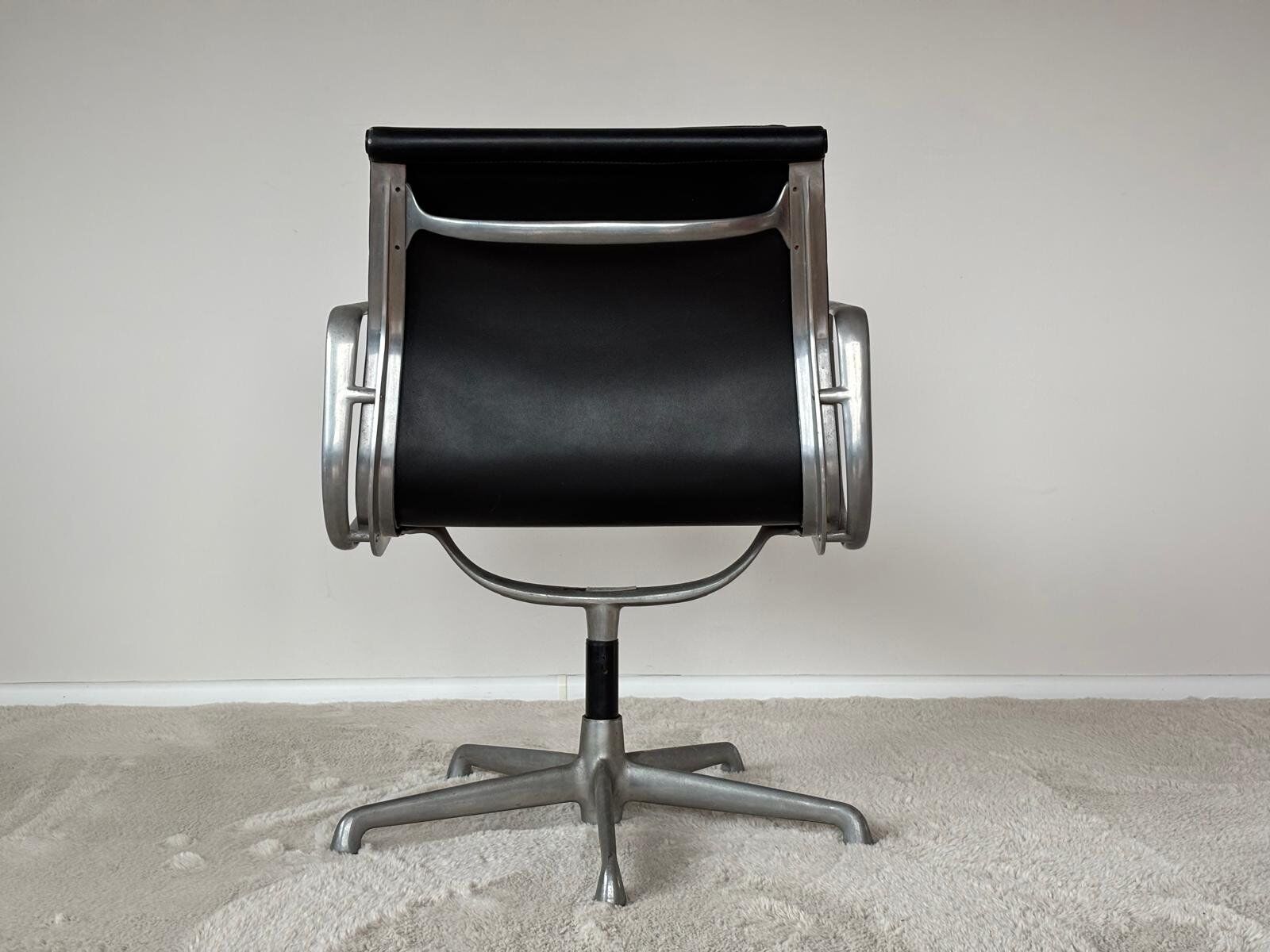EA208 Soft Pad Chair by Charles and Ray Eames for ICF De Padova, 1973