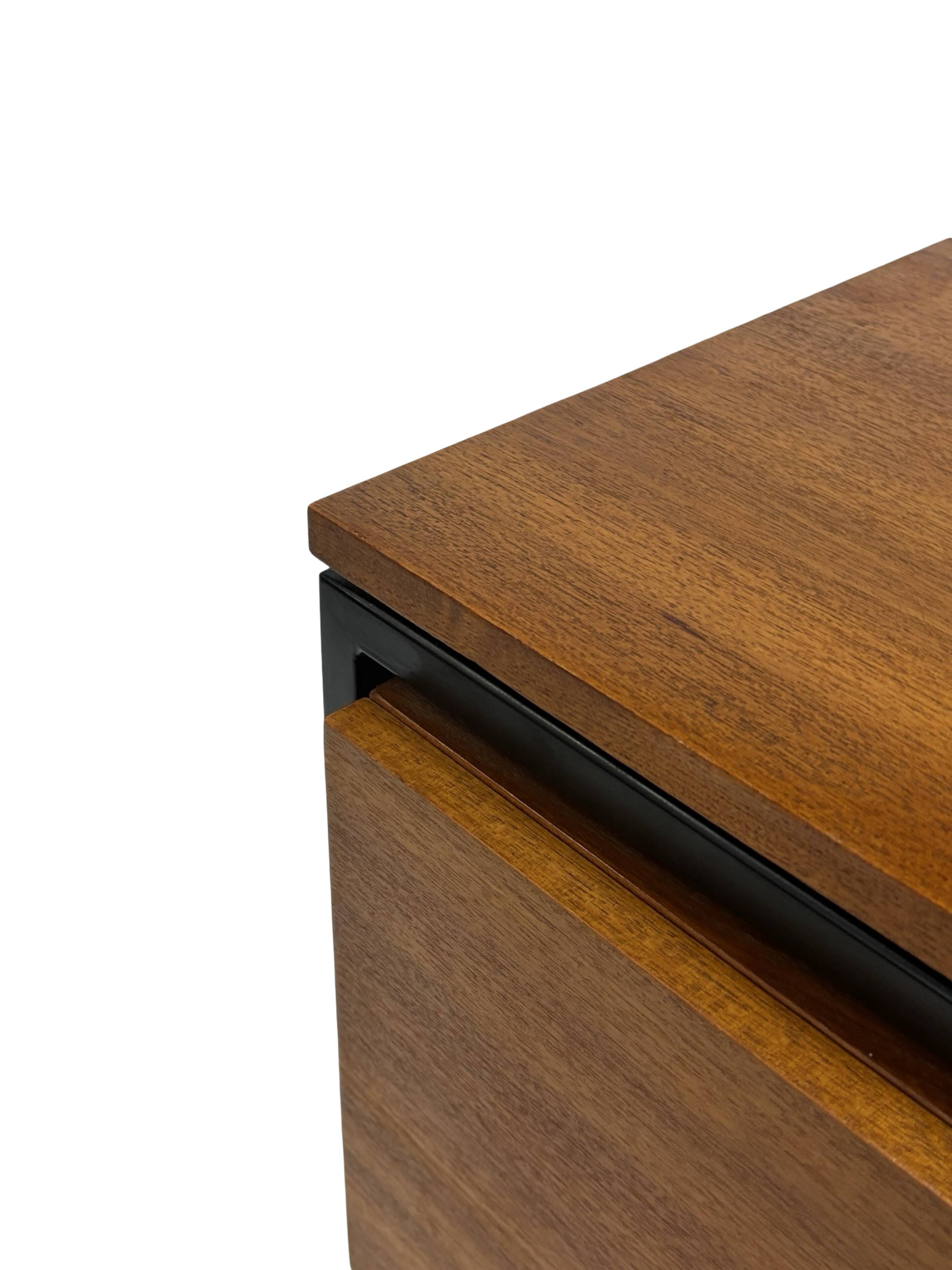 Meuble TV vintage petit format, placage teck, années 1960