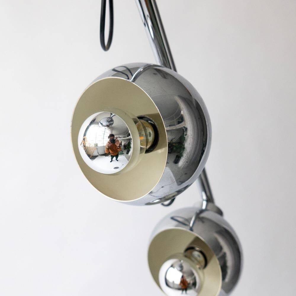 Lampadaire space age en métal chromé avec lumières magnétiques par Reggiani