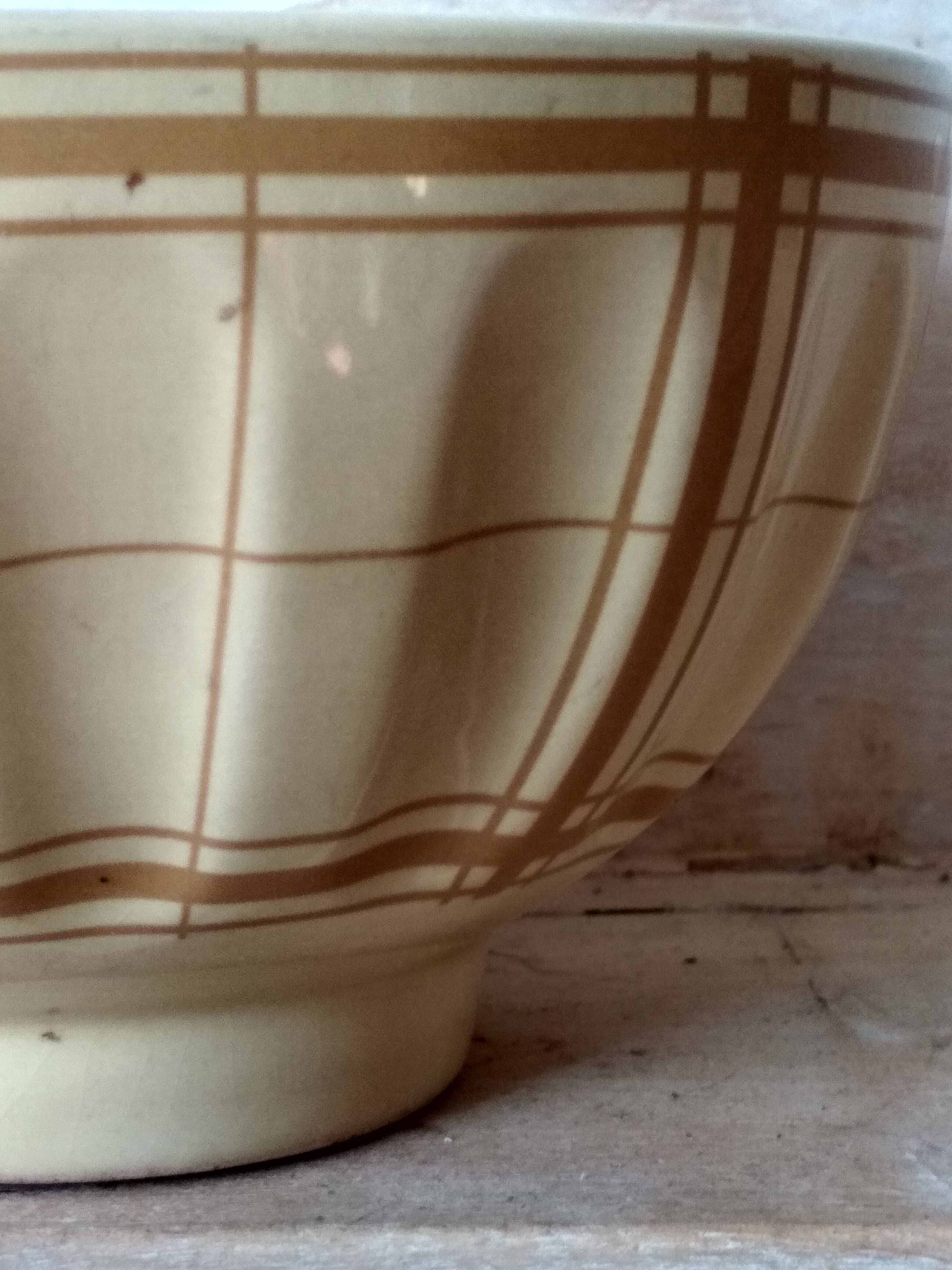 Straw yellow lunch bowl and ochre stripes