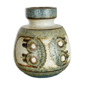 vase en poterie d’atelier