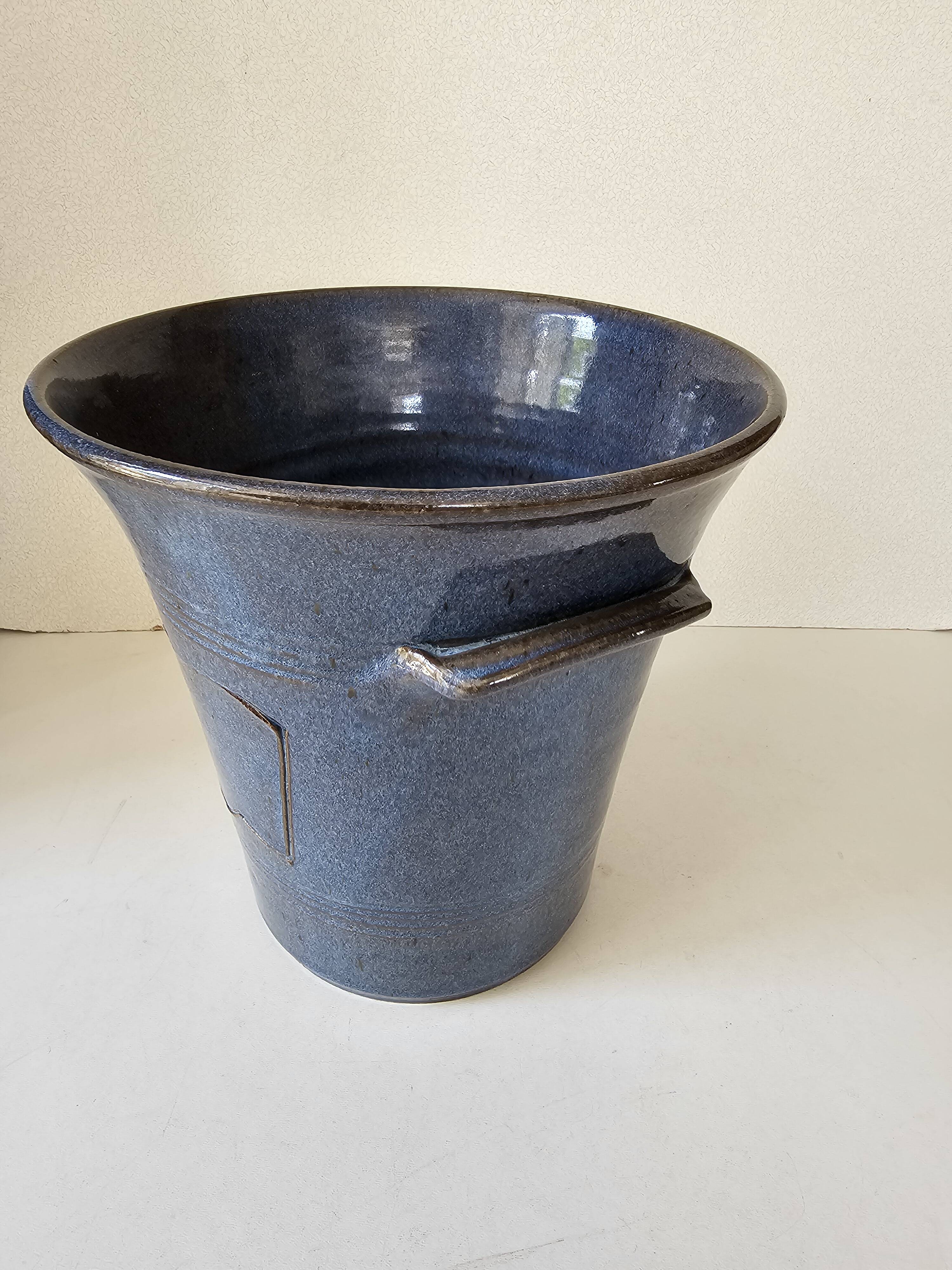 Blue glazed ceramic ice bucket for champagne and wine