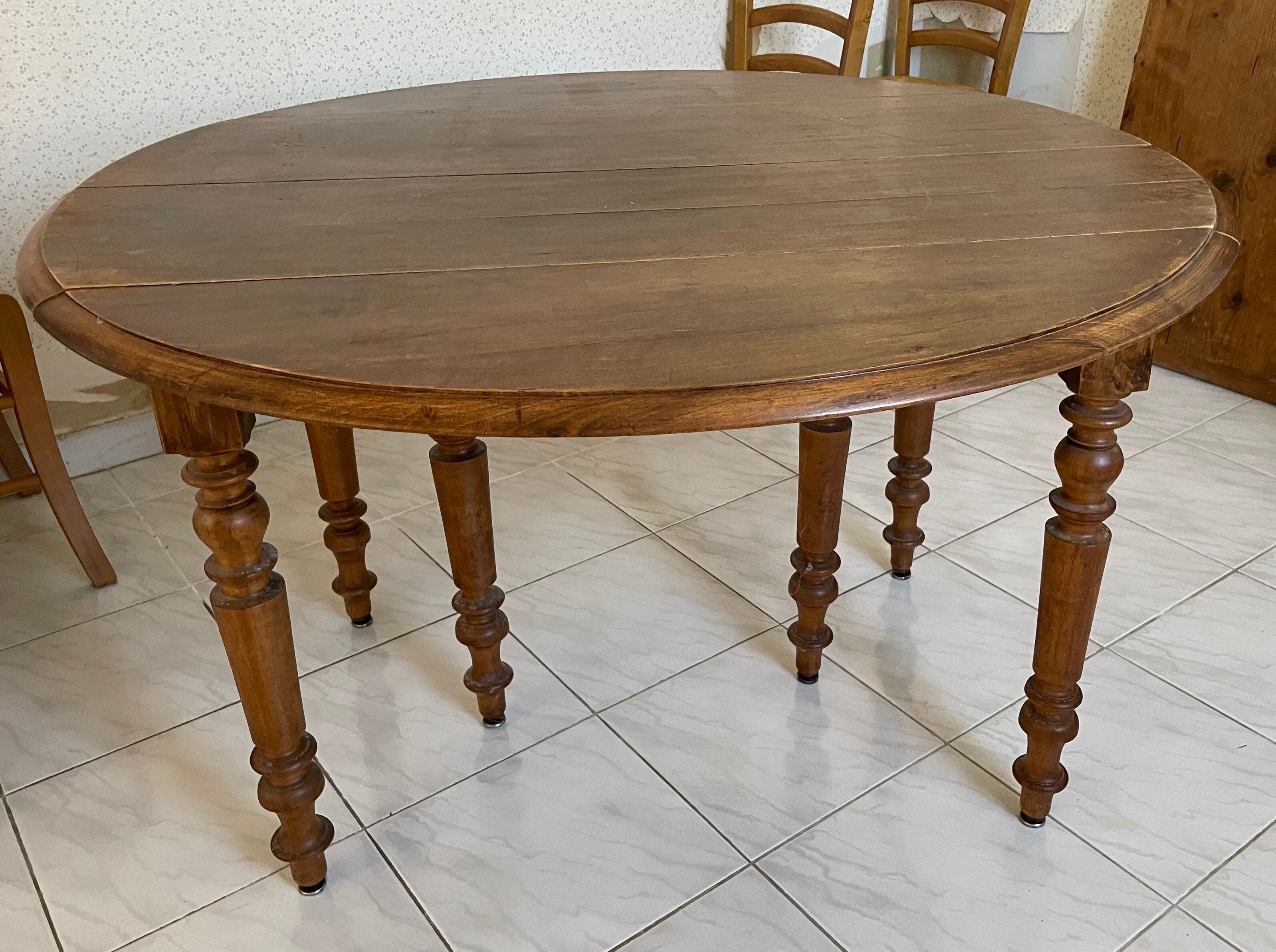 Table ronde à rabats et avec rallonges | Selency