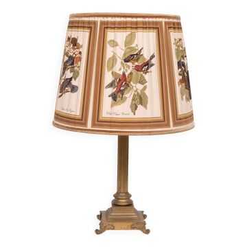 Superbe lampe de table en bronze corinthien, haute et épaisse, avec abat-jour en forme d'oiseau.