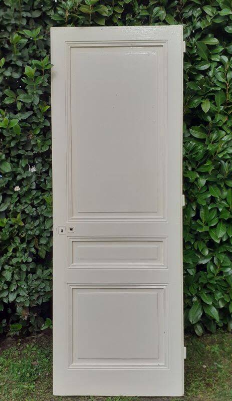 Communication door h221x79cm old paneled, molded, interior