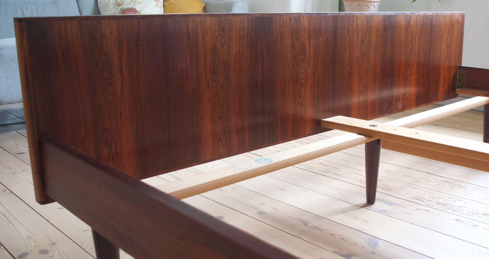 Danish rosewood floating bed from Sannemans Møbelfabrik, 1960s