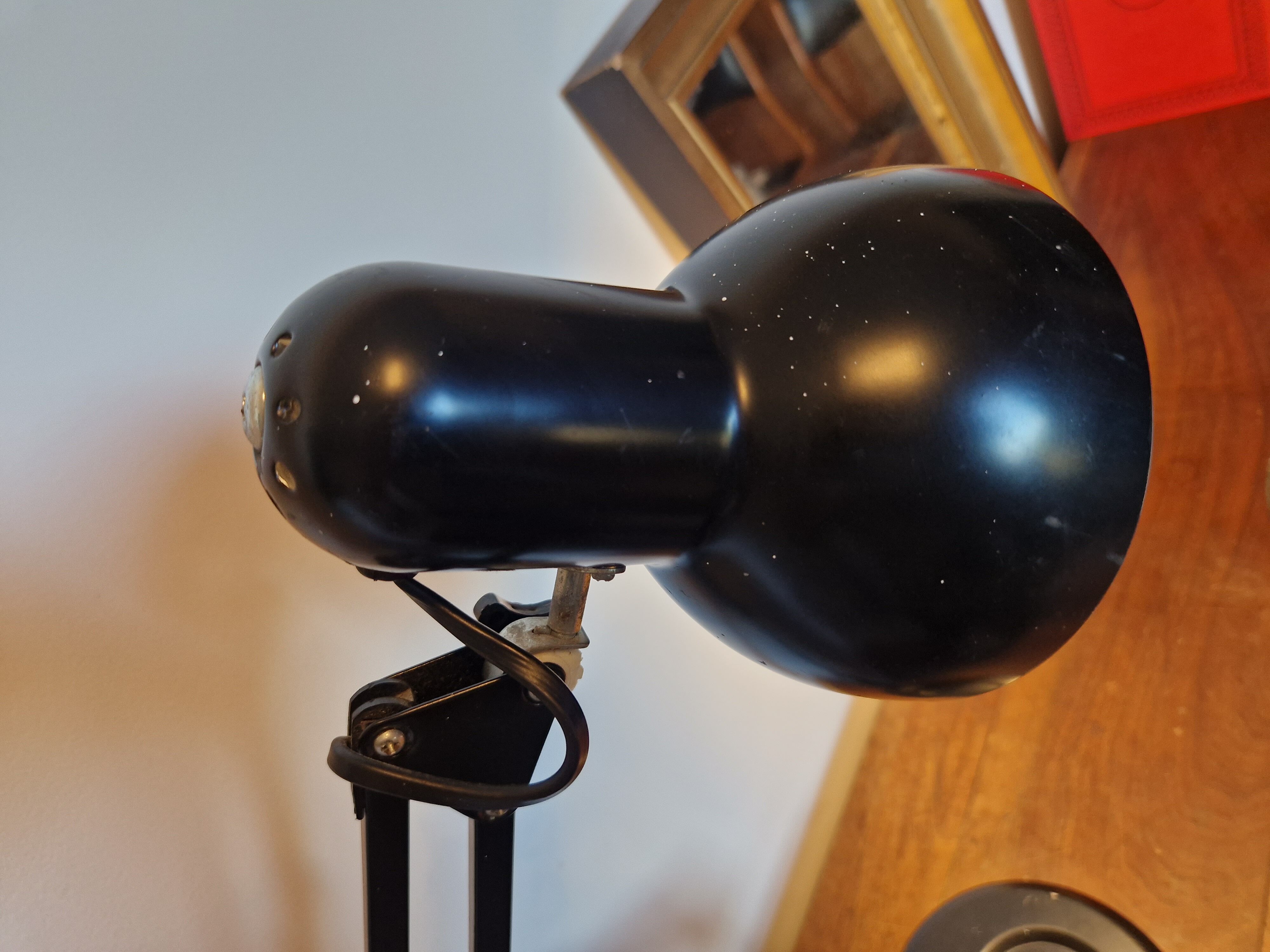 Black vintage articulated desk lamp