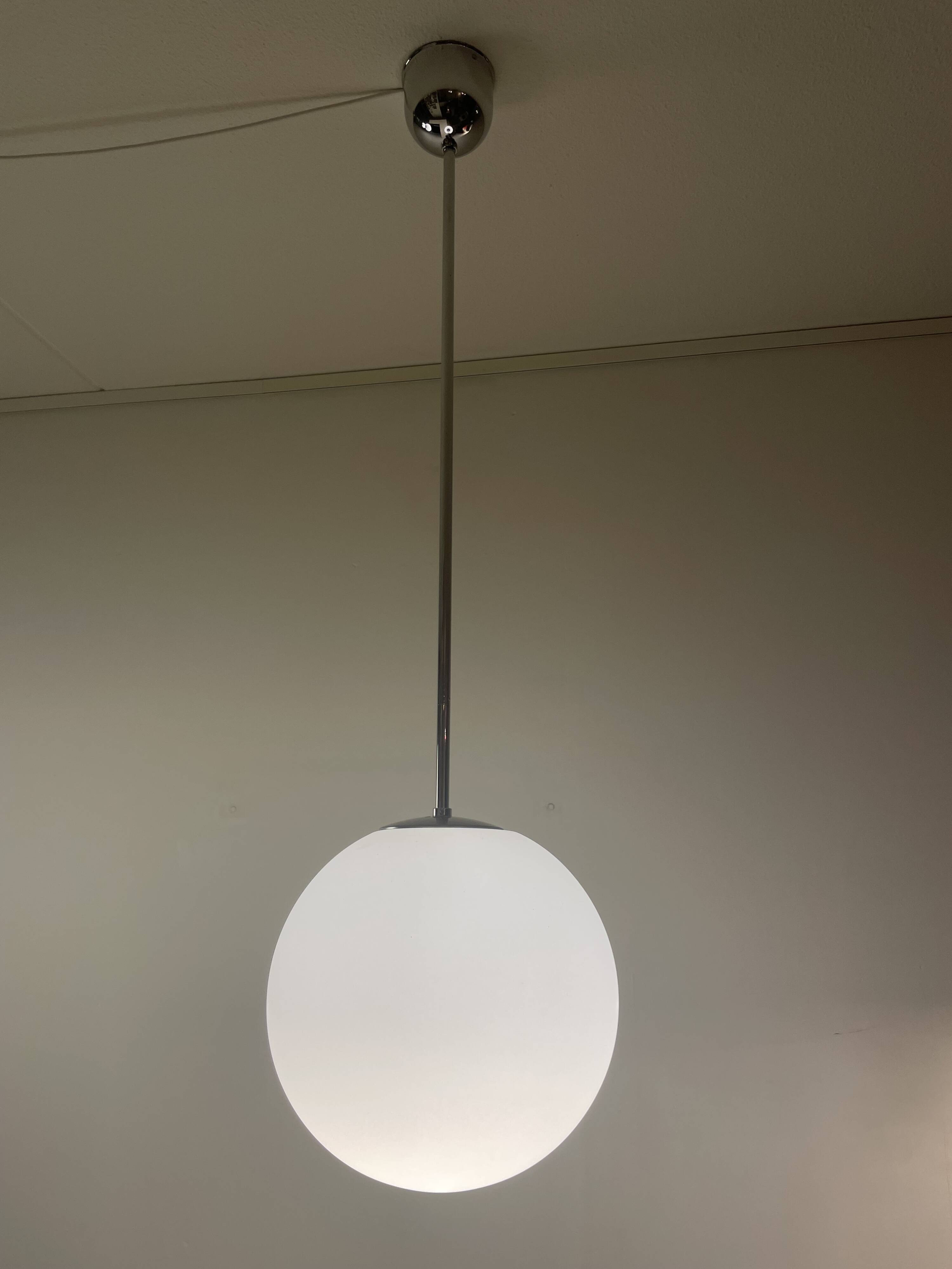 3 Giso ball pendant lights by Gispen