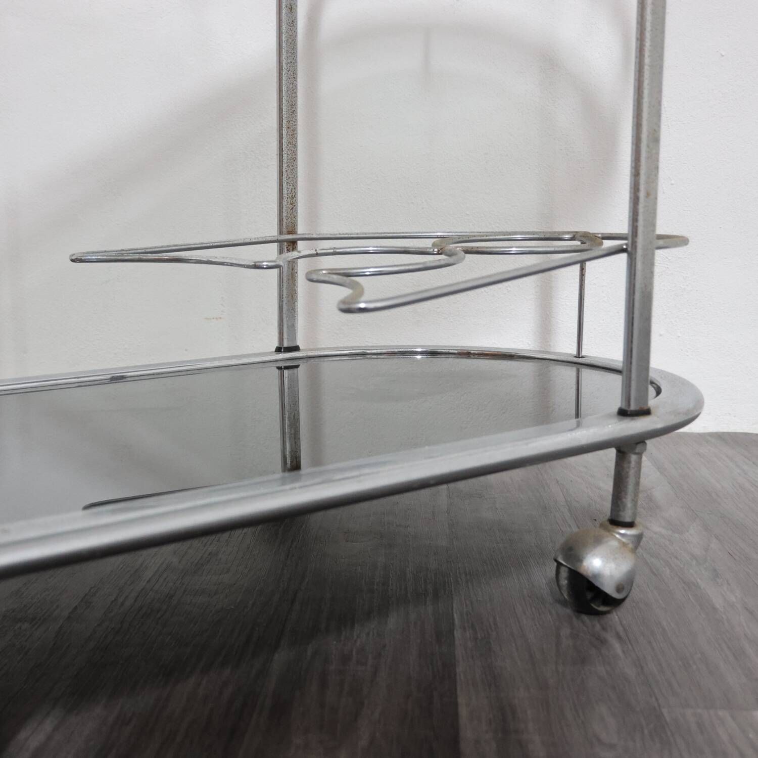 Carrello Portavivande In Acciaio Doppio Ripiano Cristallo Fumè Design