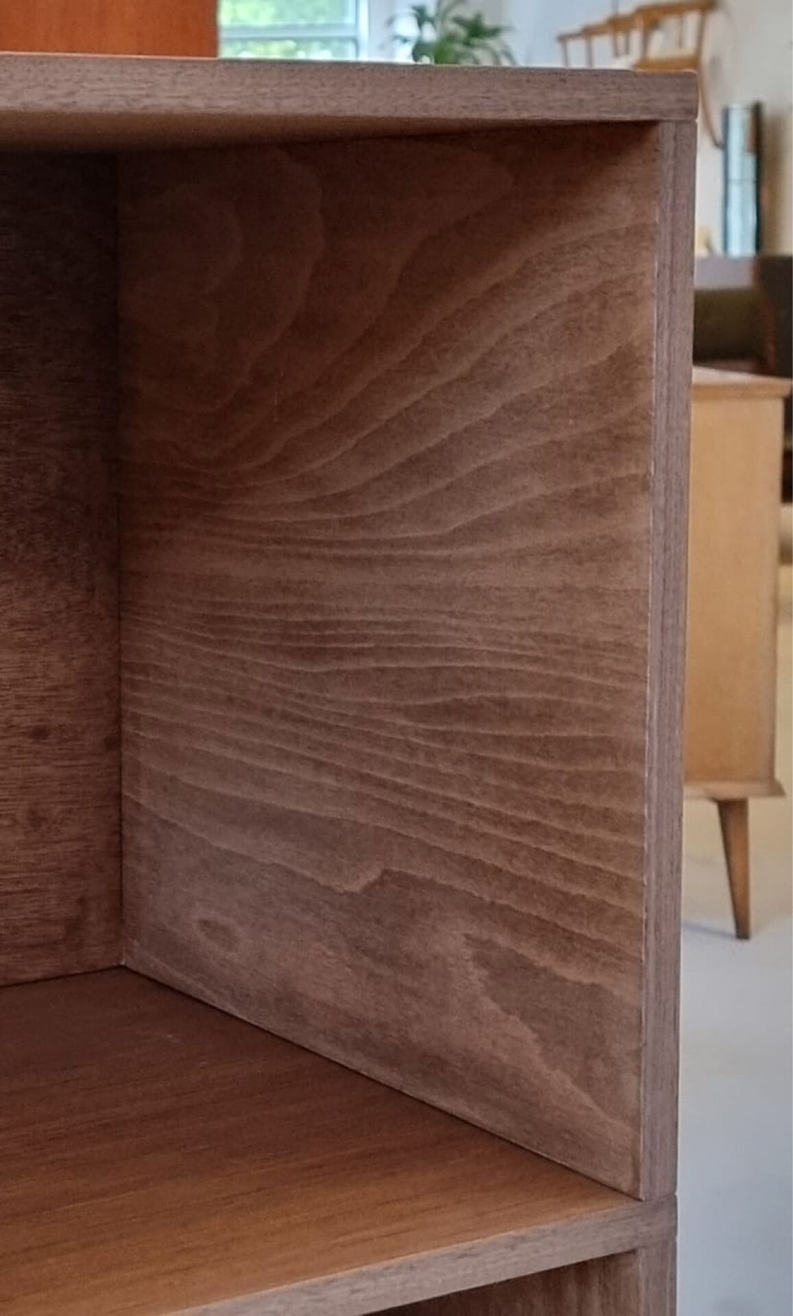 Toke record cabinet