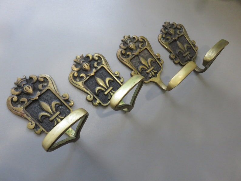 4 old wall hooks coat rack in bronze "fleur de lys" art deco years 20 30