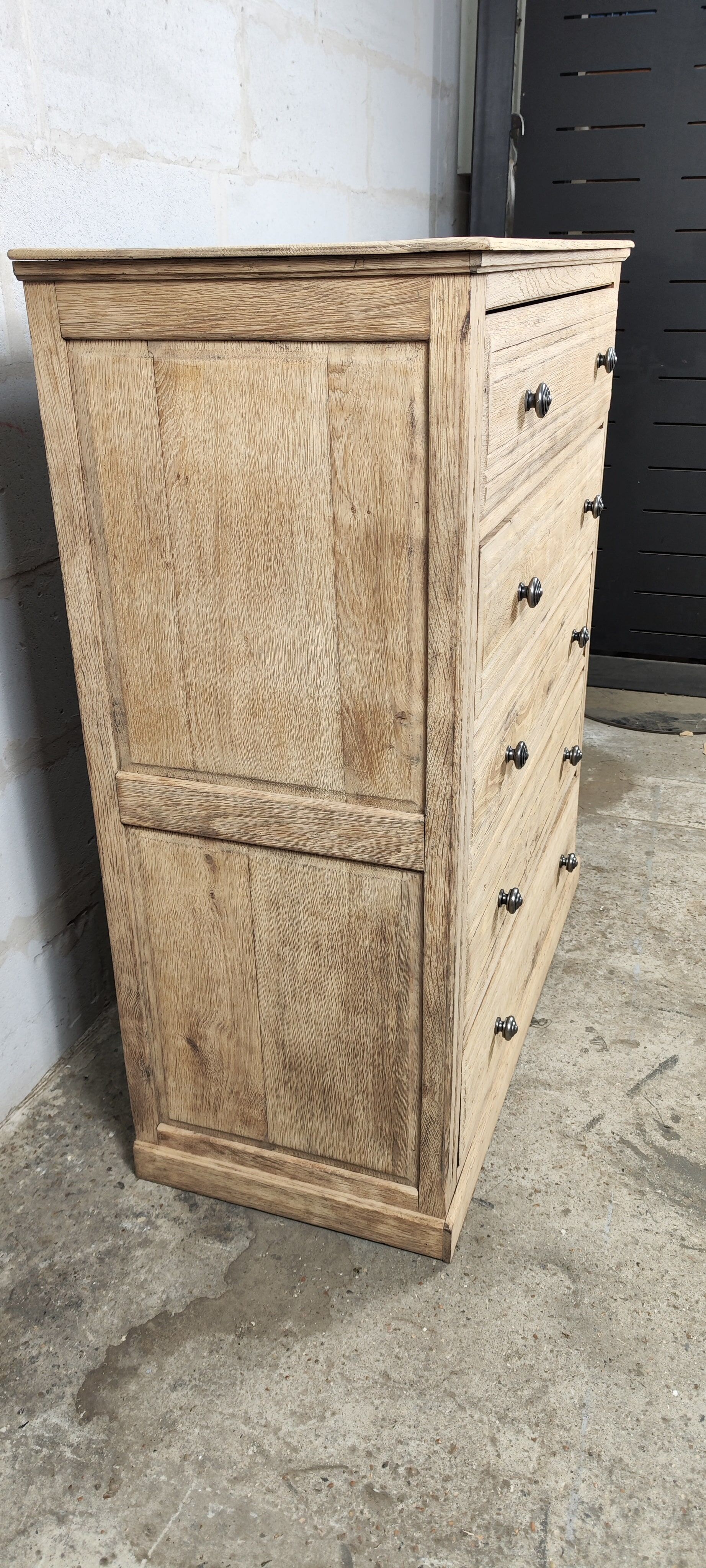 Oak chest of drawers five drawers
