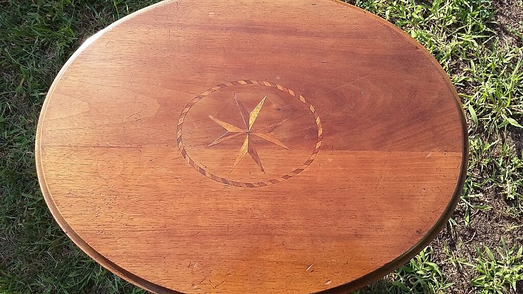 Ancienne table de chevet style Louis Philippe époque XXème marqueté