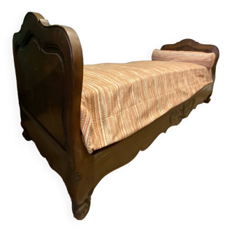 Wooden daybed