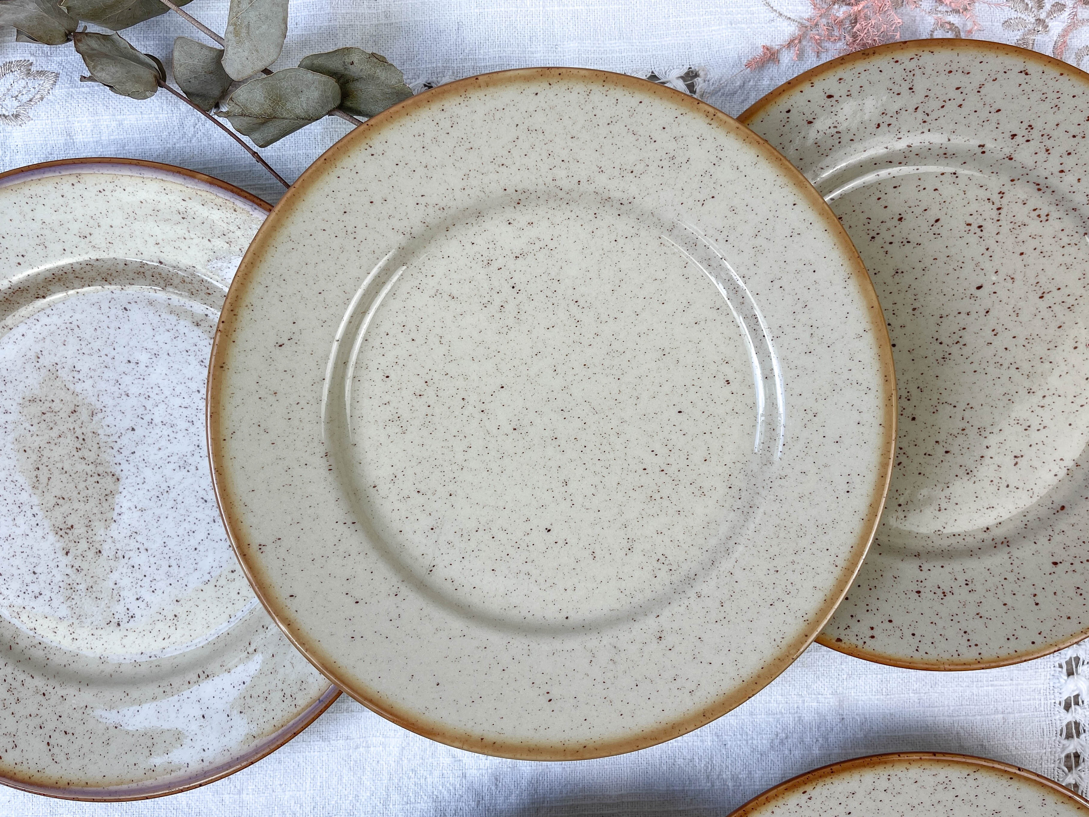 6 Tulowice speckled stoneware plates