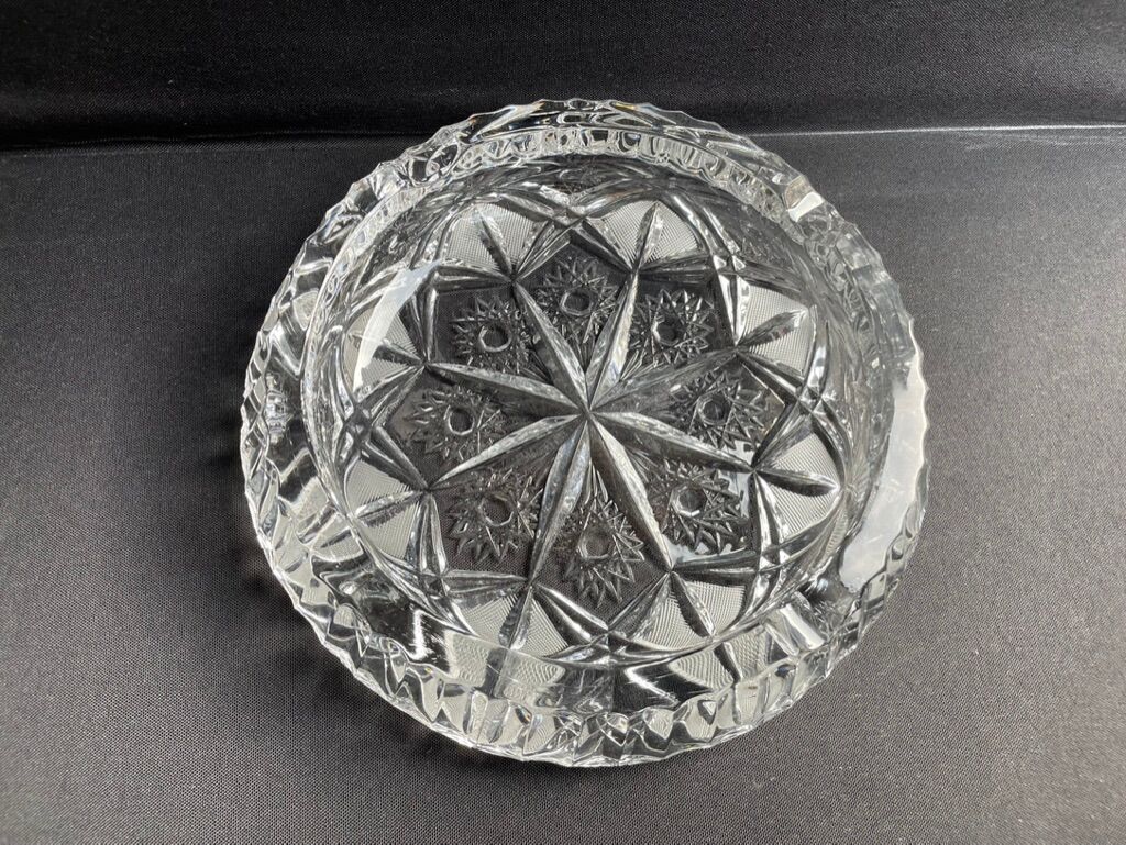 Large cut crystal ashtray – Mid-twentieth century