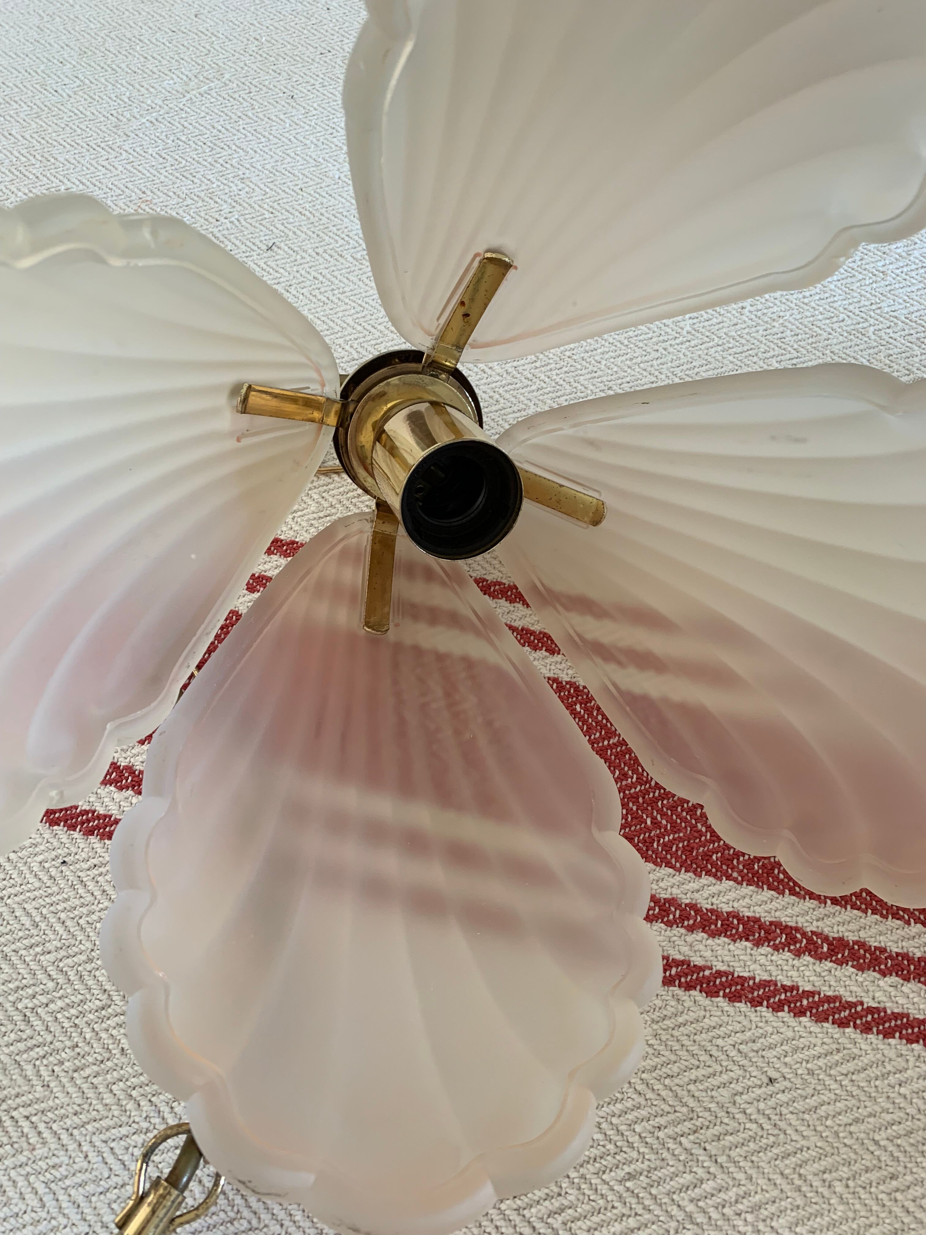 Frosted glass pendant lamp and shell brass