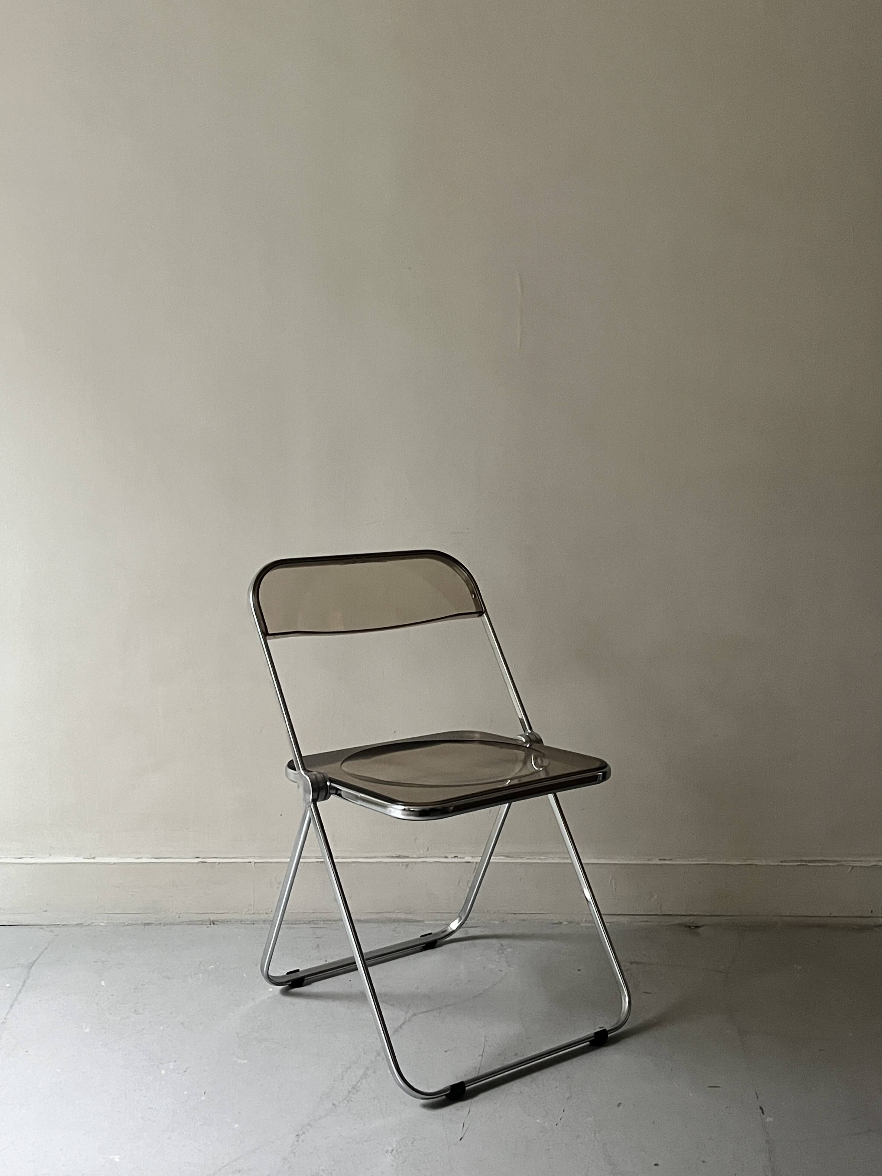 Folding chair in plexiglass and chrome, Plia model by Giancarlo Piretti ed. Castelli, design 1970