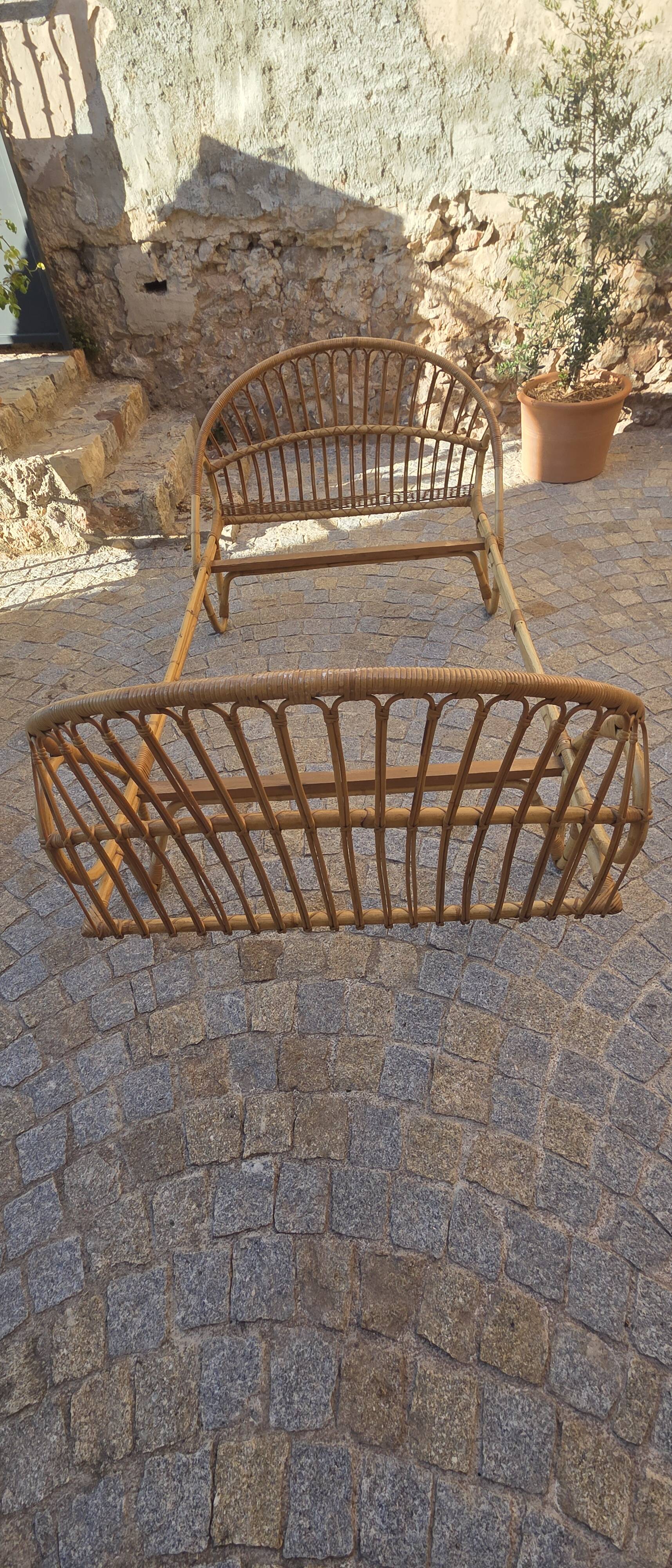 Read a vintage rattan person.