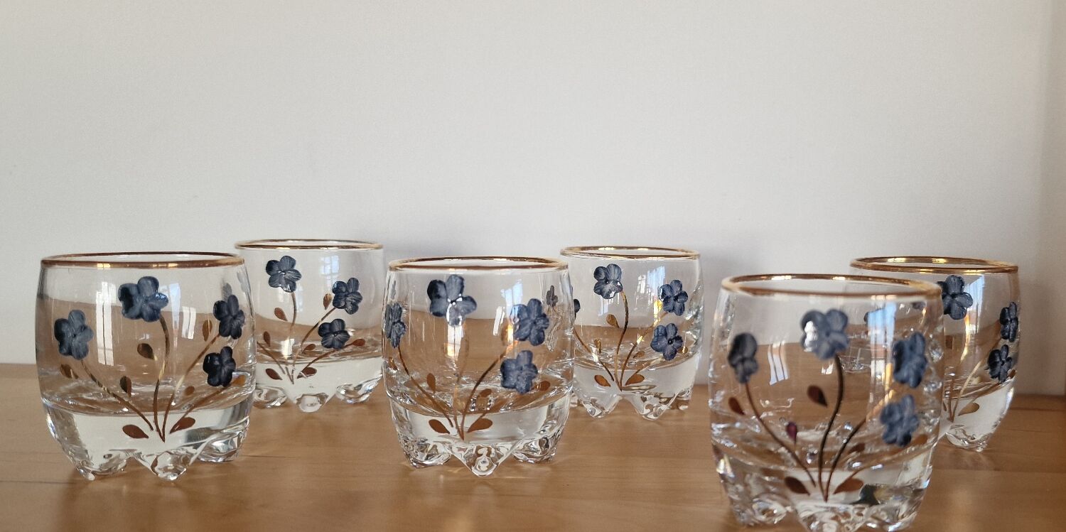 Set of 6 small hand-painted gilded glasses