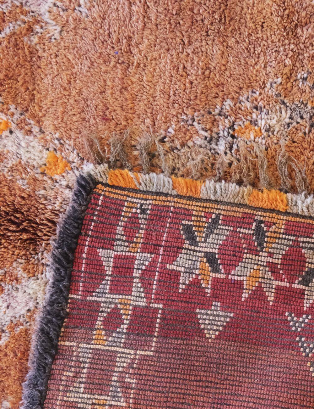 Vintage Collectible Rug - 313 x 188 cm