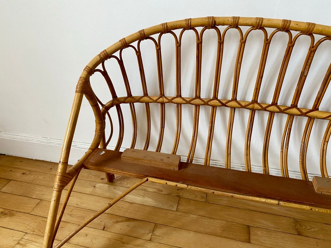 Head and footboard rattan basket