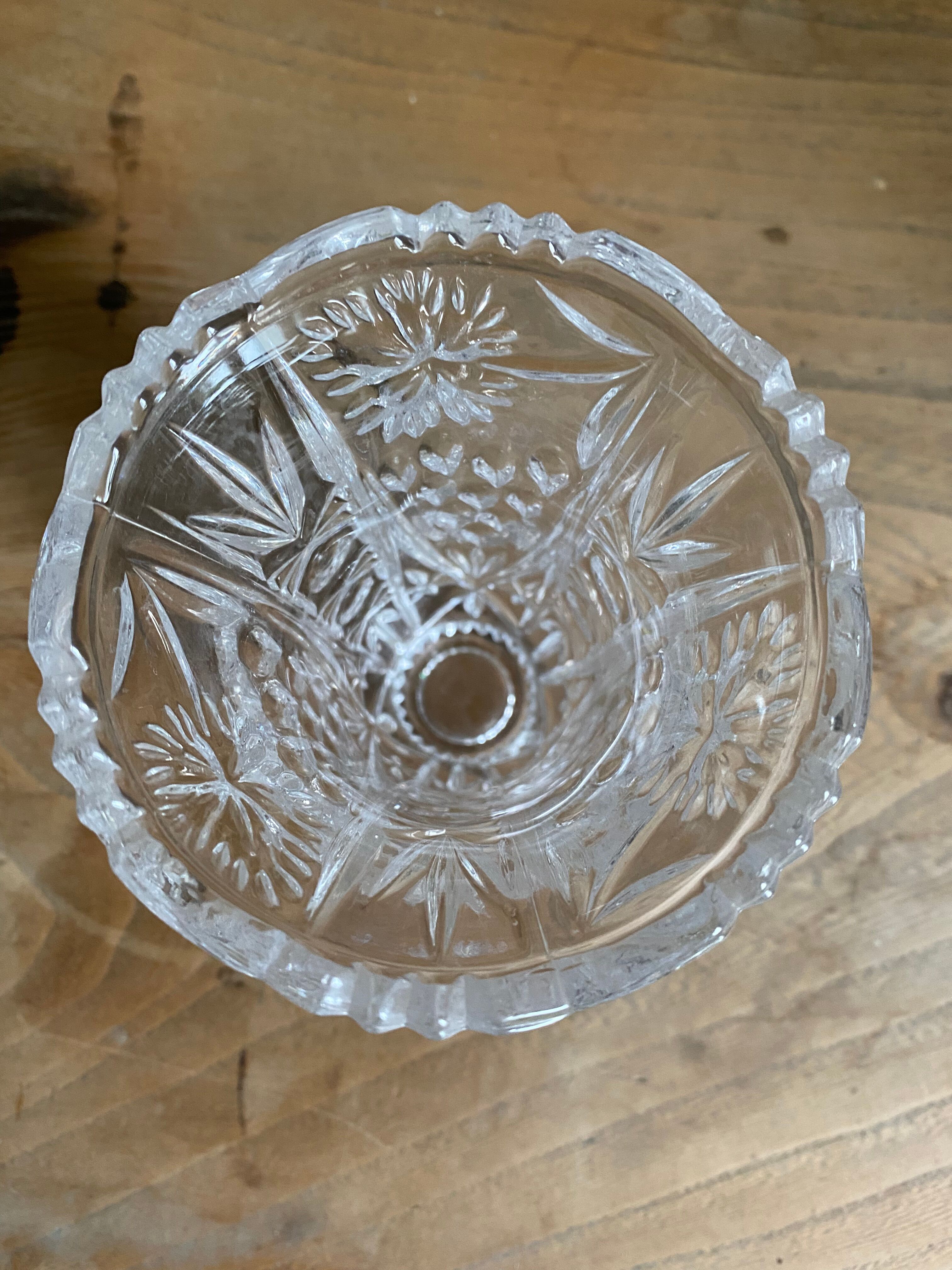 Vase en verre ciselé