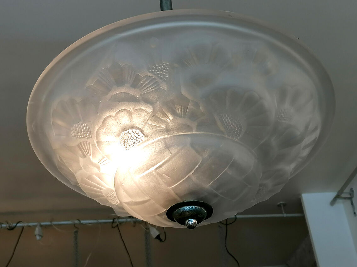 Washbasin pendant light in frosted glass and chrome, 1940-50