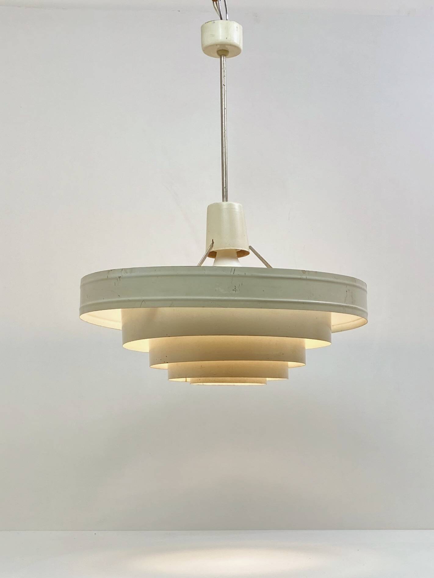 Vintage 1960s Metal Pendant Light – Design