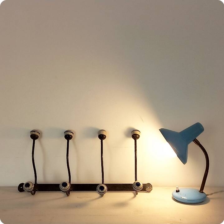 Lot: porte manteau + lampe années 50