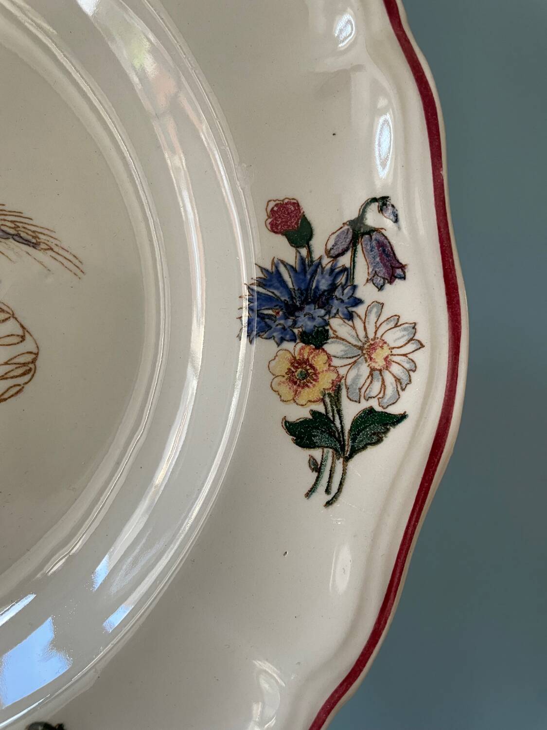 Series of 12 Sarreguemines France soup plates, Agreste collection