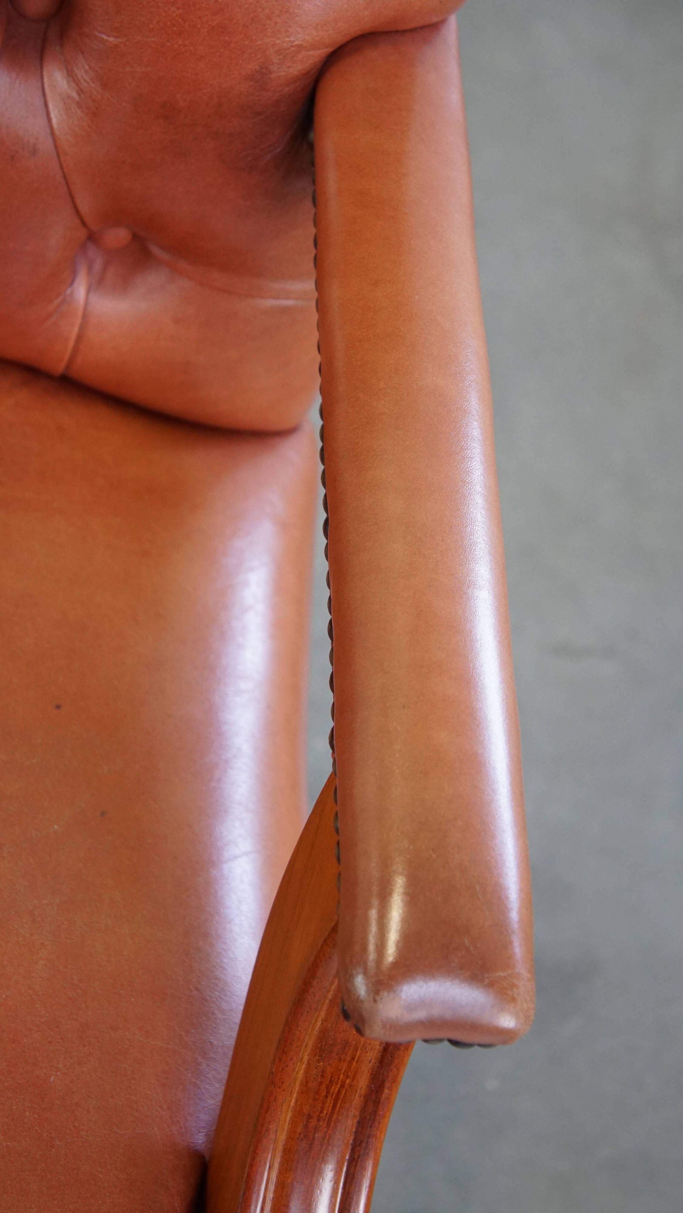 Height-adjustable leather English-style chesterfield office chair