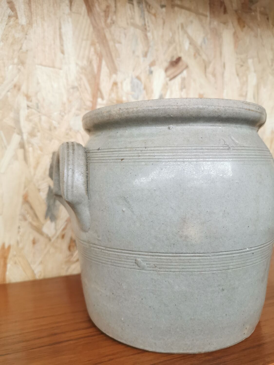 Glazed stoneware pot