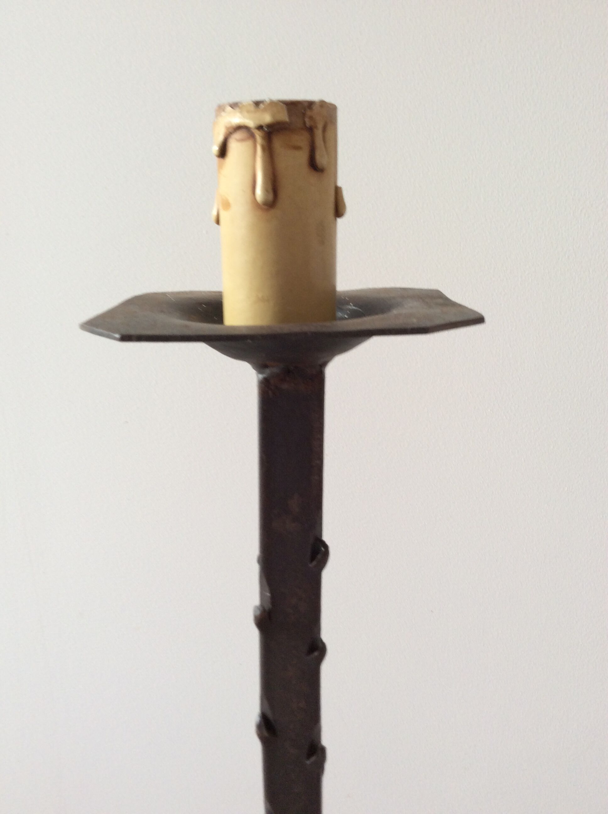 Floor lamp in wrought iron