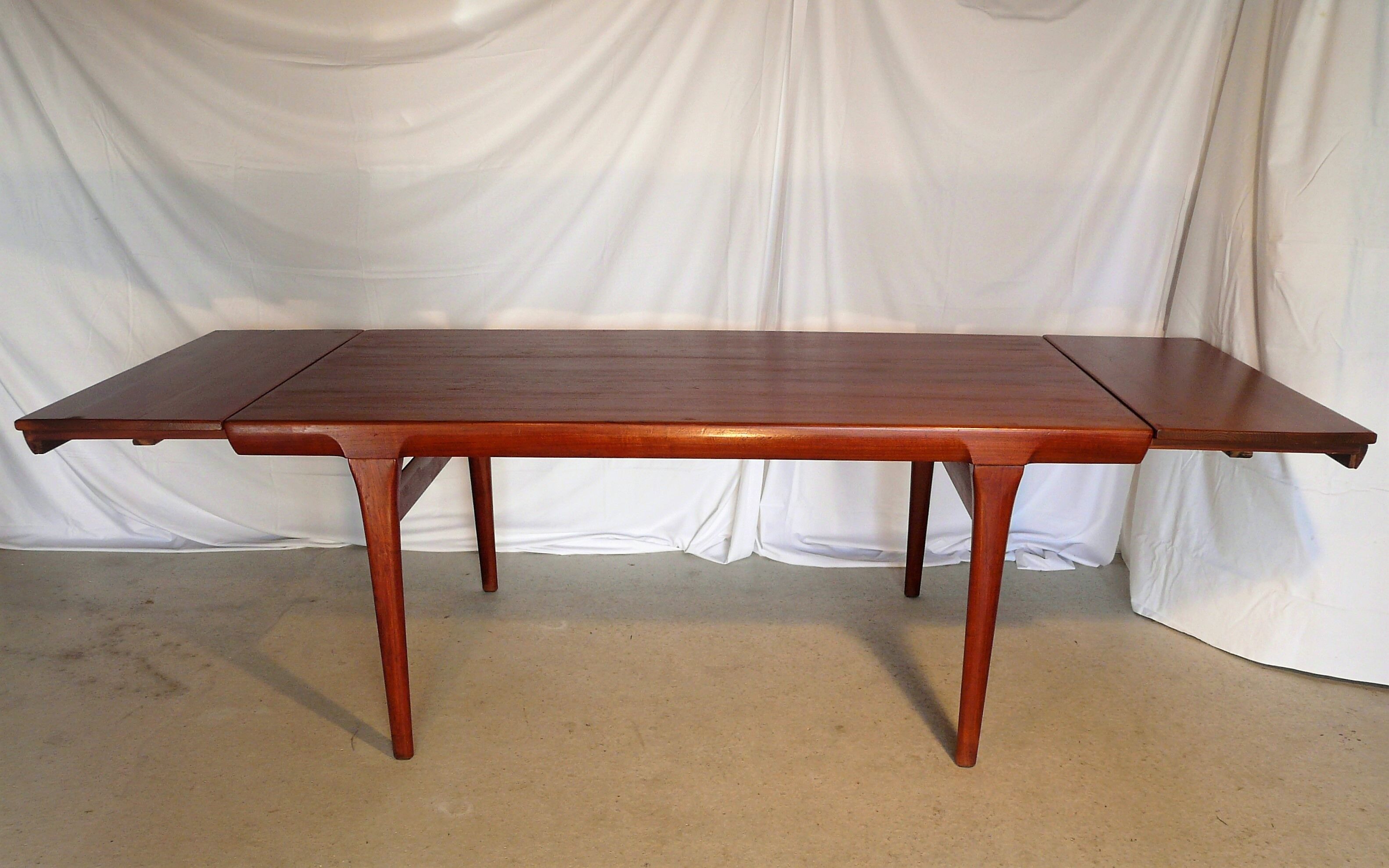 Scandinavian extendable rectangular table IB Kofod Larsen