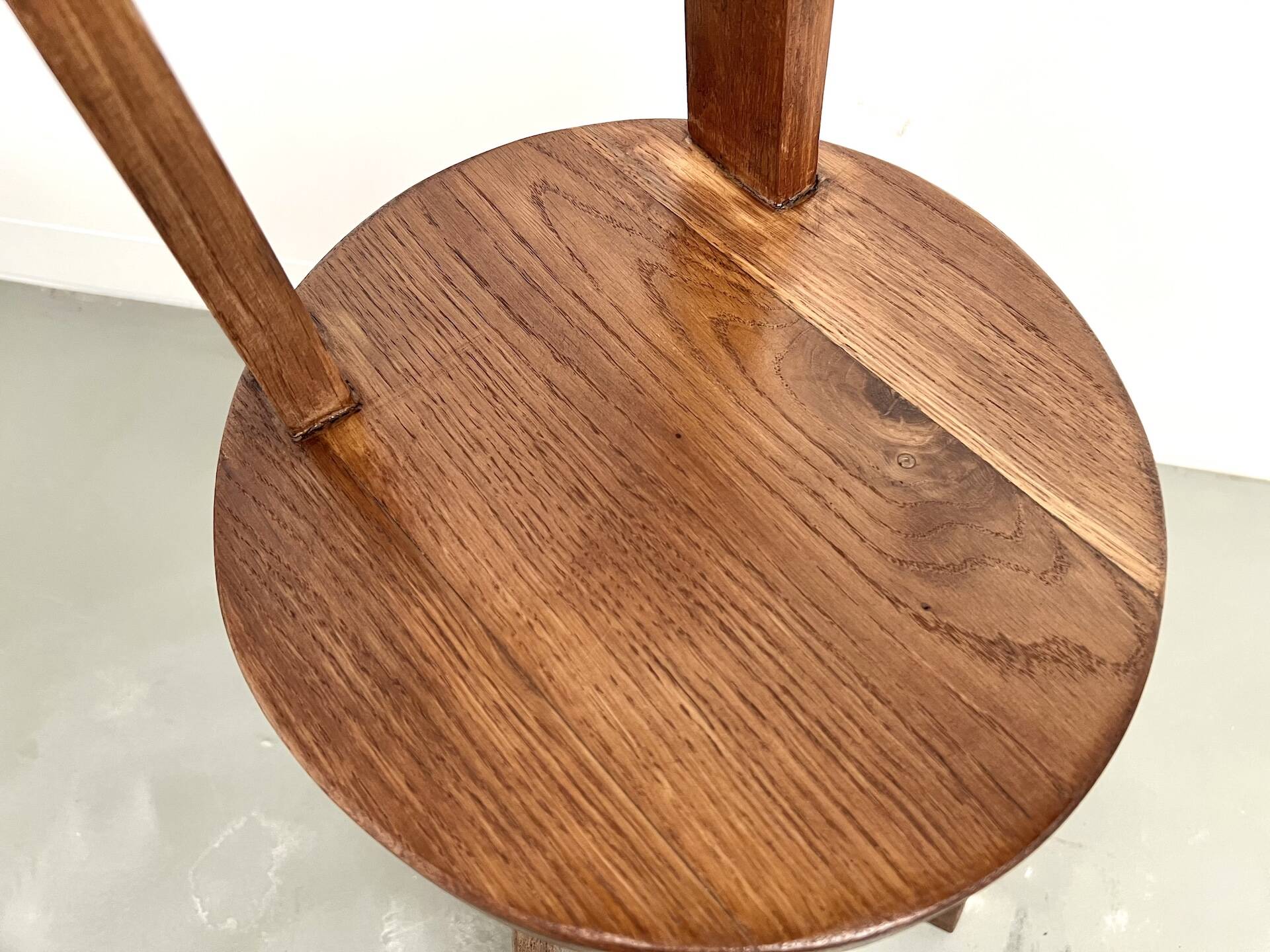 Brutalist chair in solid oak, 1900