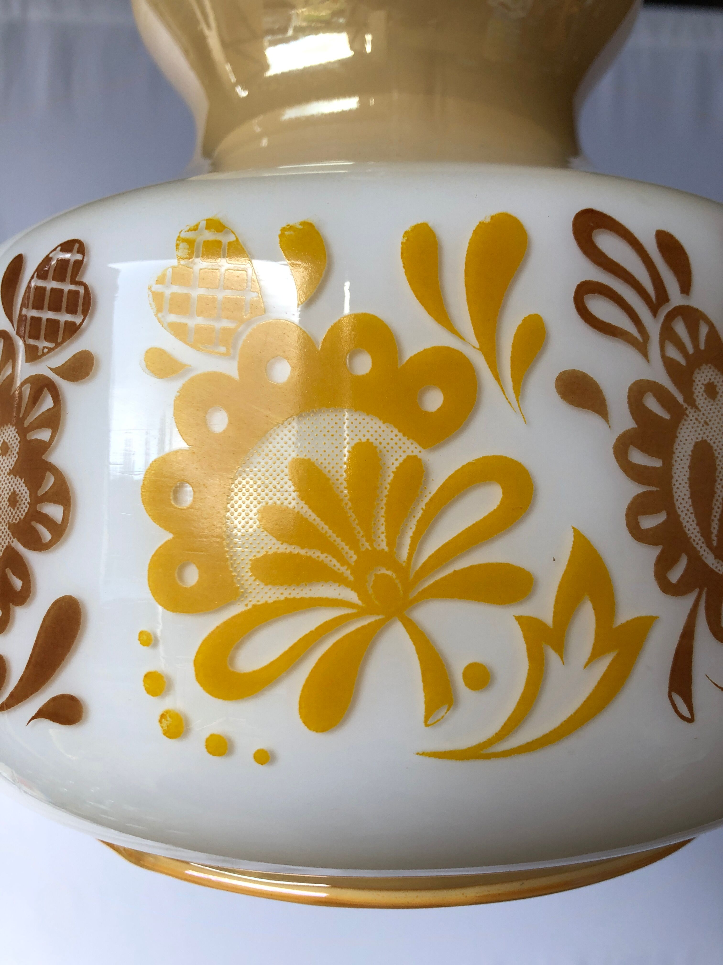 Retro opaline suspension