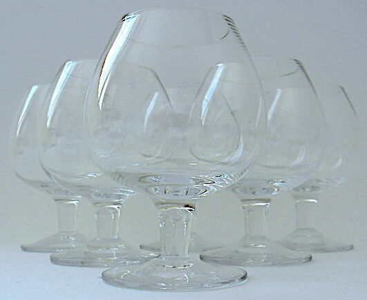 Suite of six glasses with alcohol, shape "cognac", in crystal