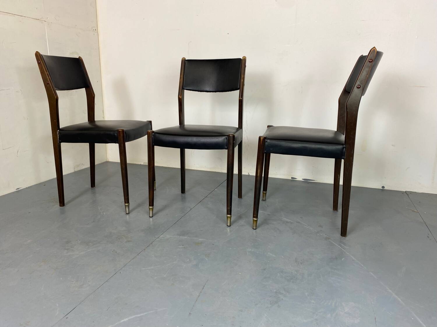 Chaises Modernistes Mid-Century, 1960s, Set de 3