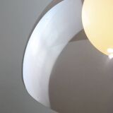 Lampe à suspension italienne en laiton, opaline et plexiglas de l'ère spatiale