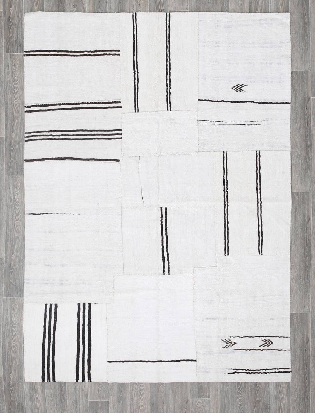 Tapis Kilim contemporain vintage Off White et noir 7x10, 218x307 cm
