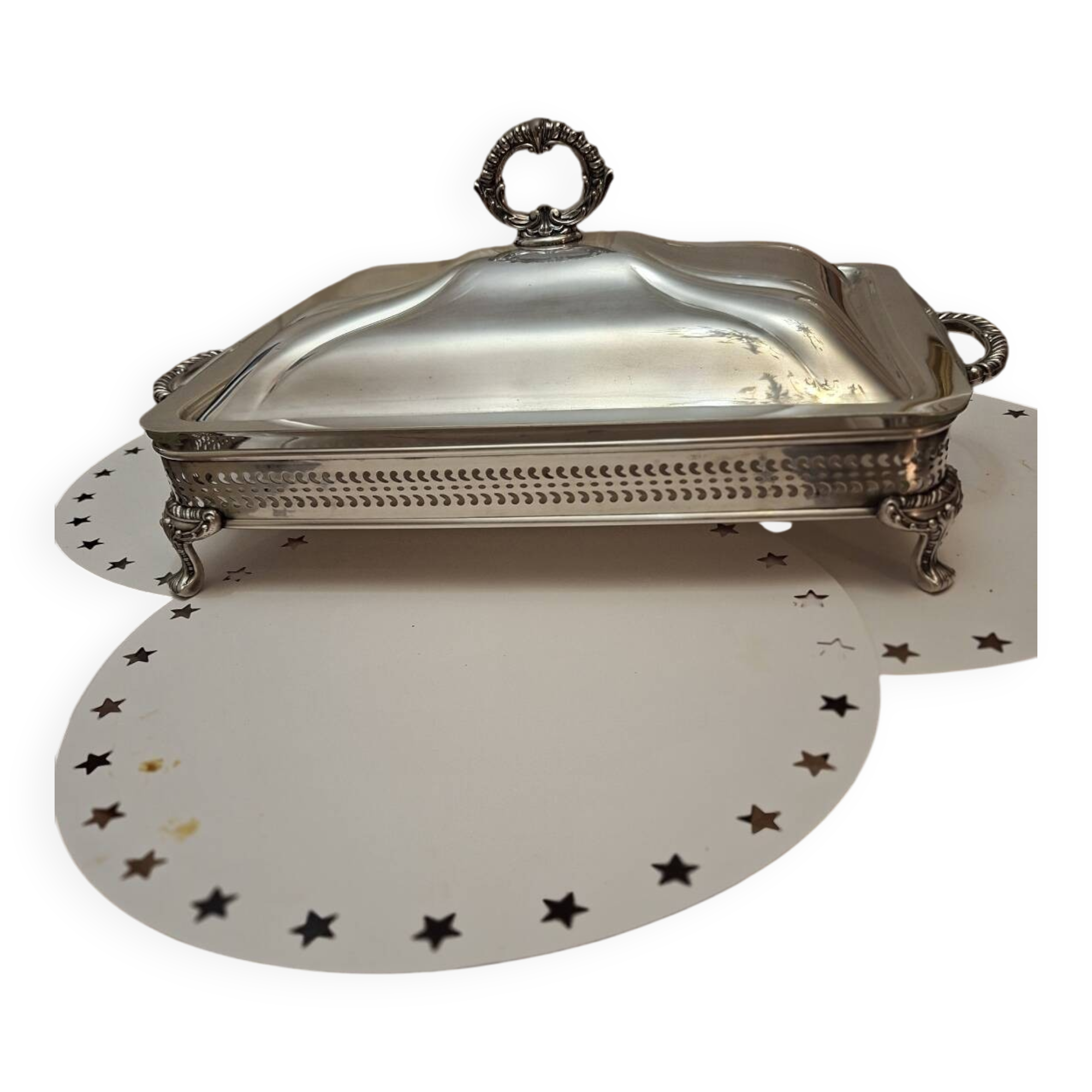 Covered dish