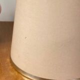 Table lamp in plain pink