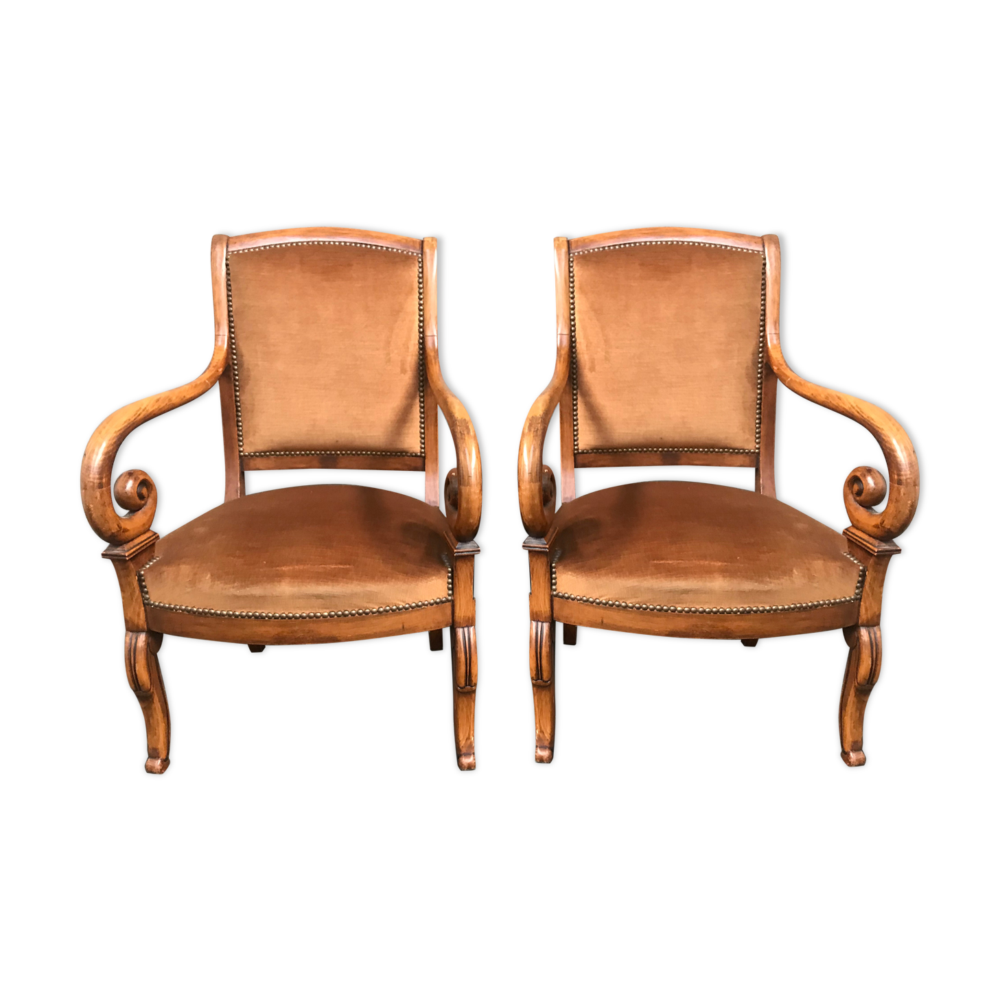 Paire de fauteuils de style restauration en velours