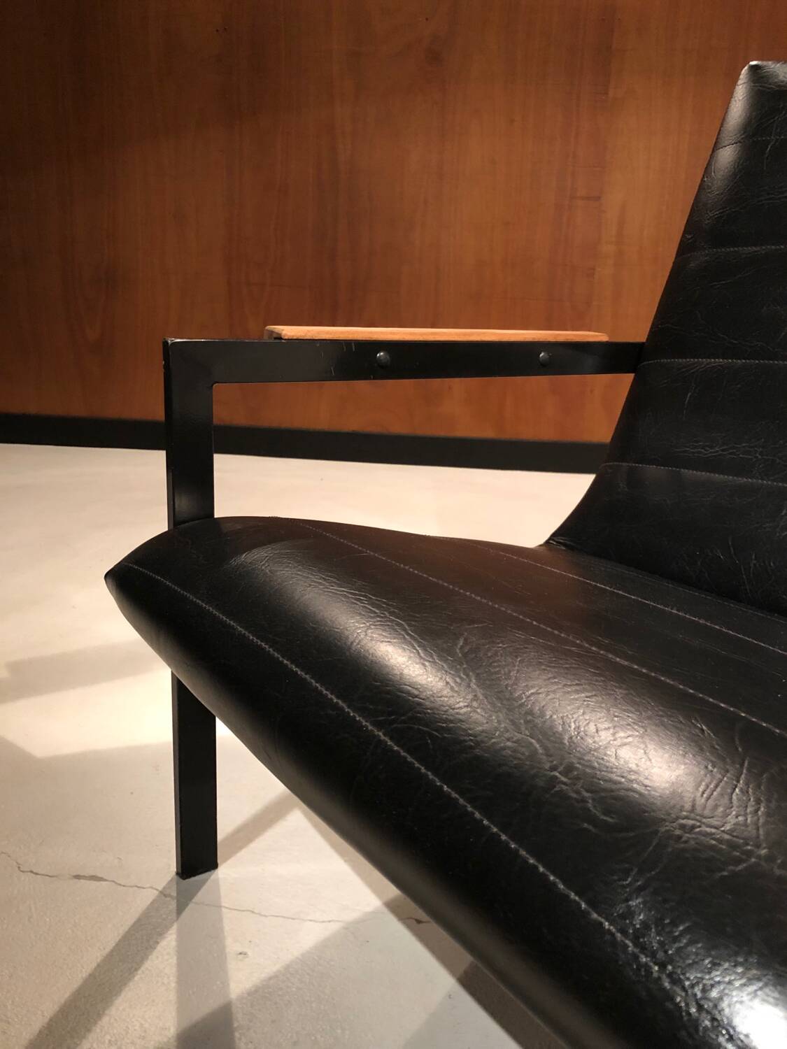 Rare Las Vegas armchair, designed by Pierre Guariche for Meurop