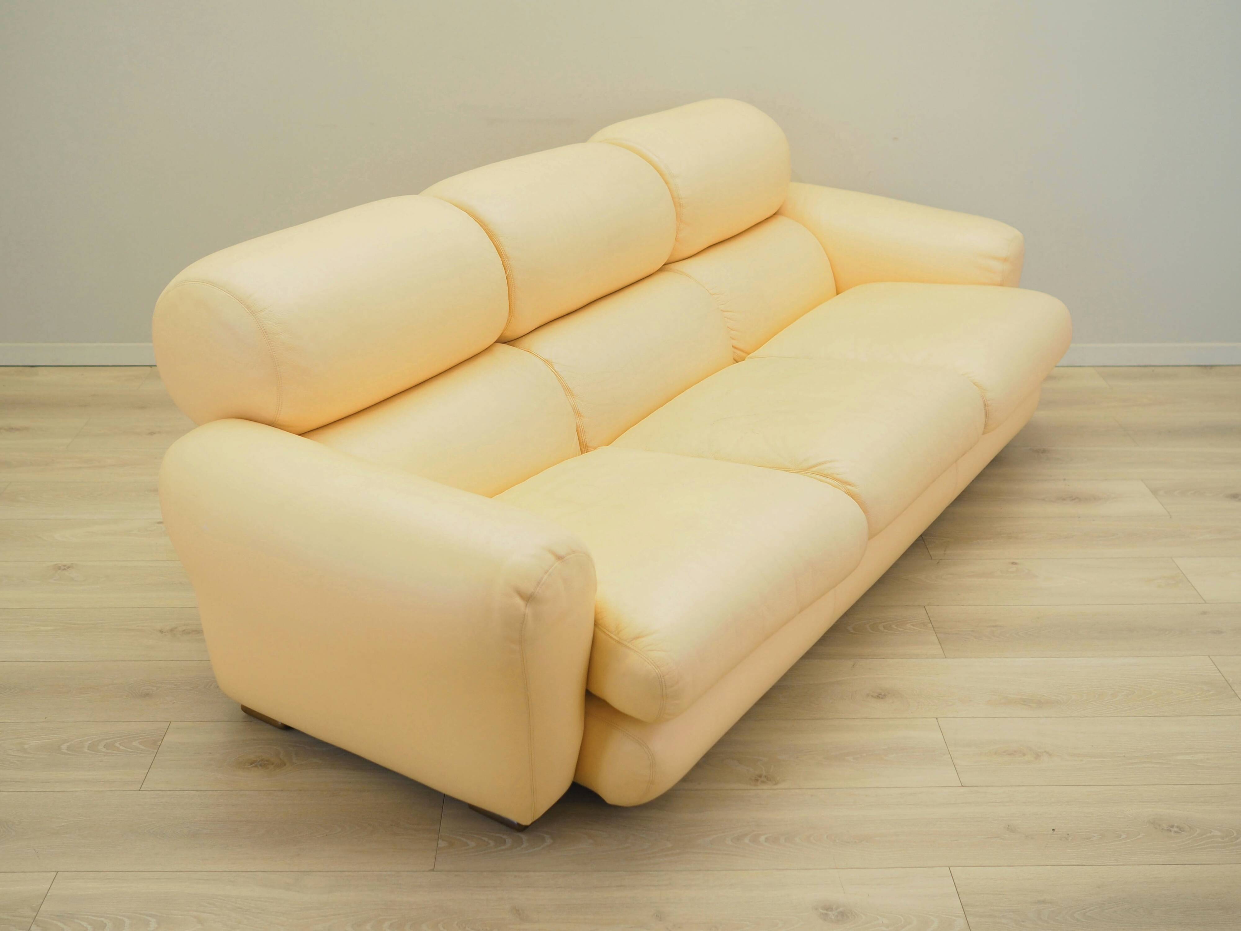 Leather sofa, Italian design, 1960s, production: Italy