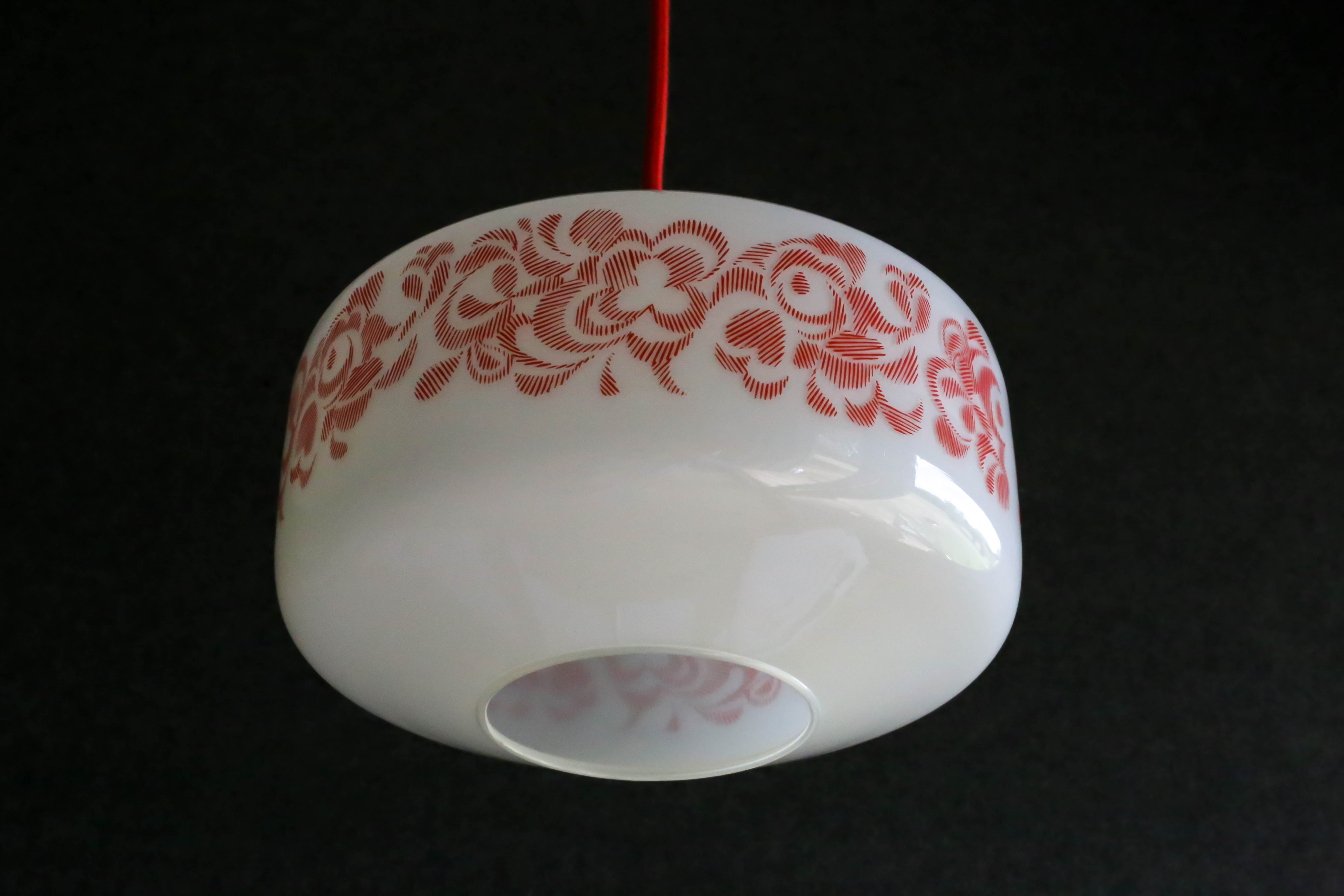 French suspension lamp in white opaline with red print pattern - comes with brass socket